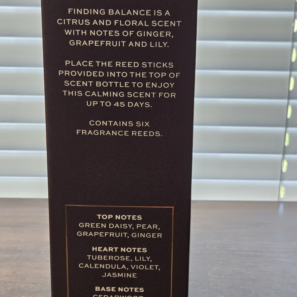Revolution Black and Gold Reed Diffuser - Picture 3 of 5